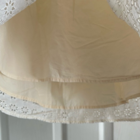 Beautiful Women’s American Eagle Strapless White Eyelet Top Size 8 Medium - Picture 3 of 6